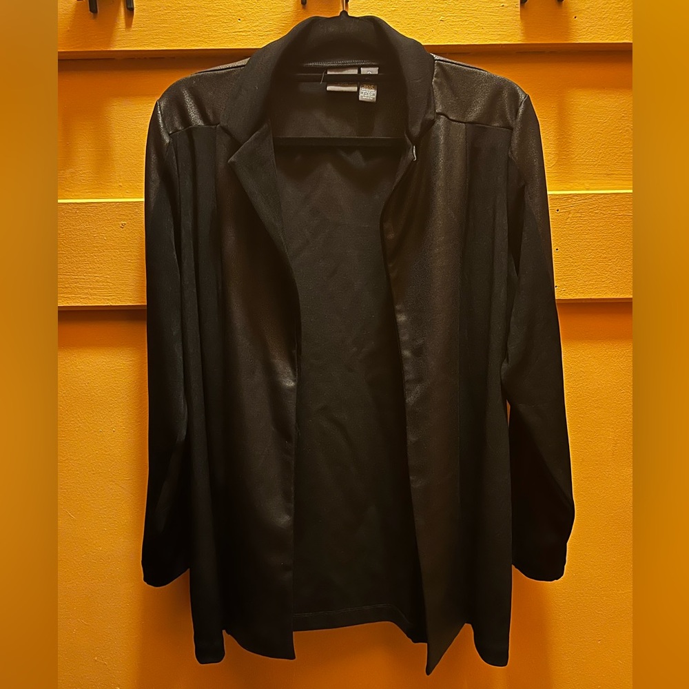 Chico’s Travelers black swingy blazer